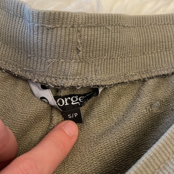 2 pairs of lounge shorts with pockets - Picture 3 of 7